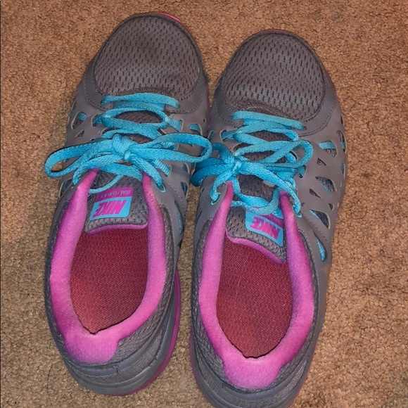 Nike Shoes - Nike Dual Fusion Run sneakers